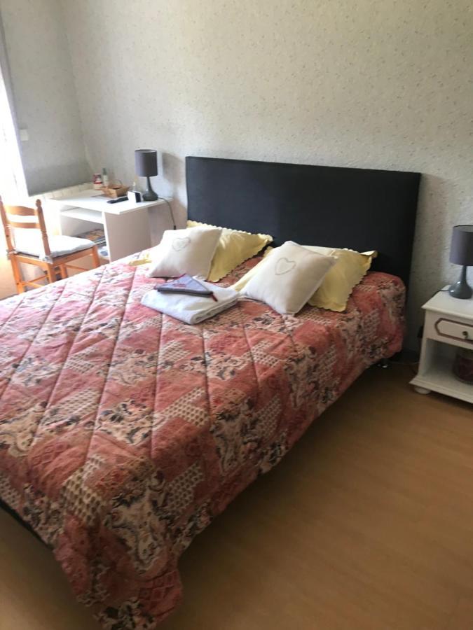 Maison conviviale Puy-Guillaume Extérieur photo